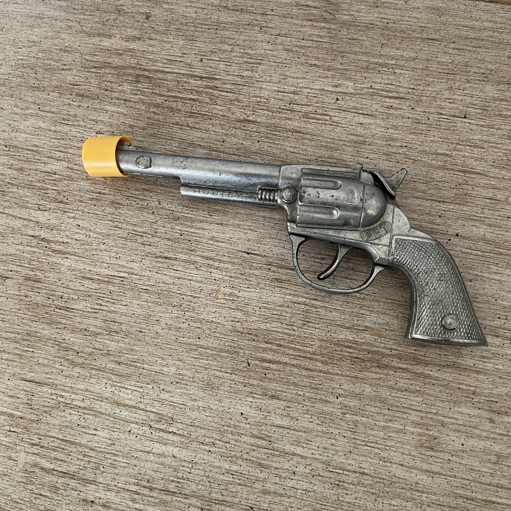 Vintage Hubley PET Toy Cap Gun Revolver Made In USA Metal Cowboy Western Pistol